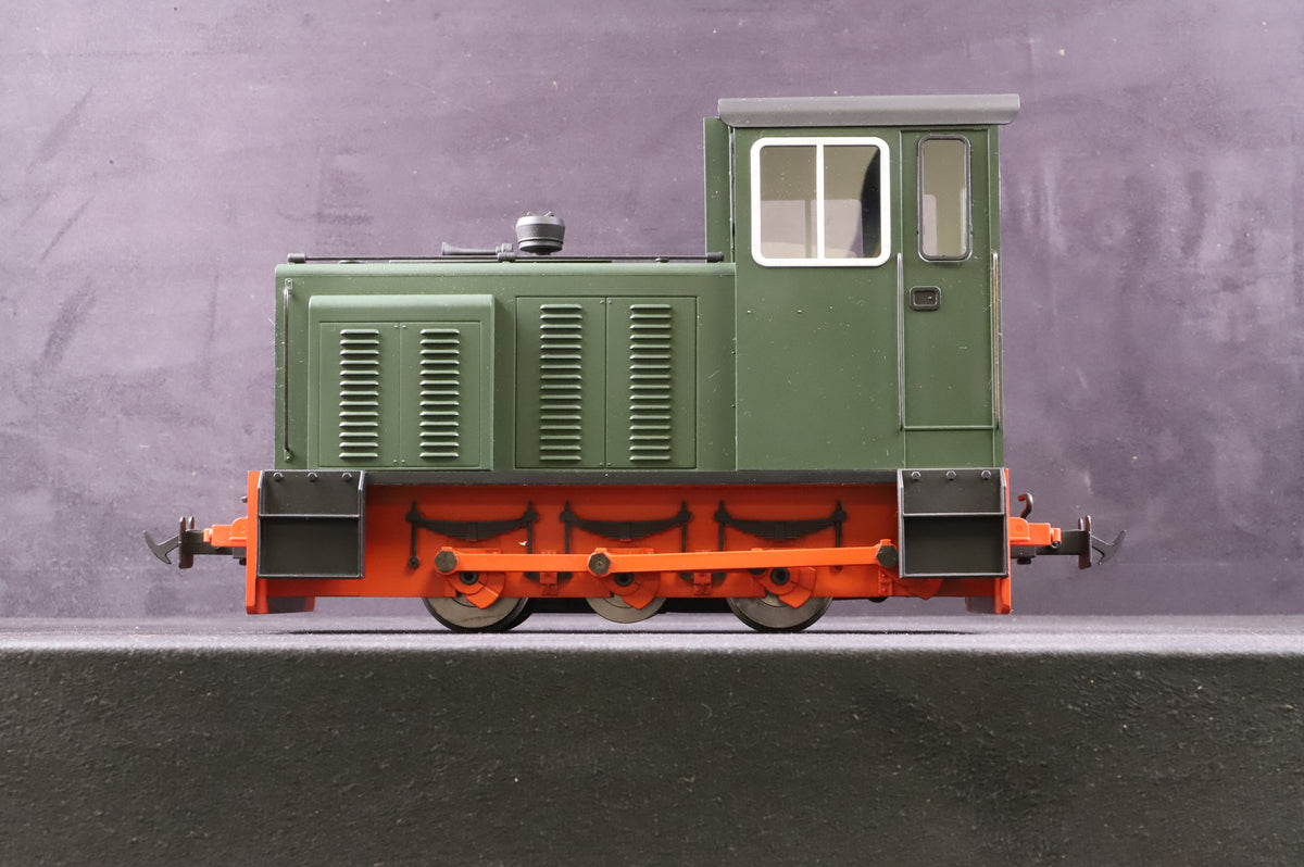 BMS/Accucraft 16mm (45mm Gauge) Baguley Drewery Diesel E19-1A Green Body-Red Frames