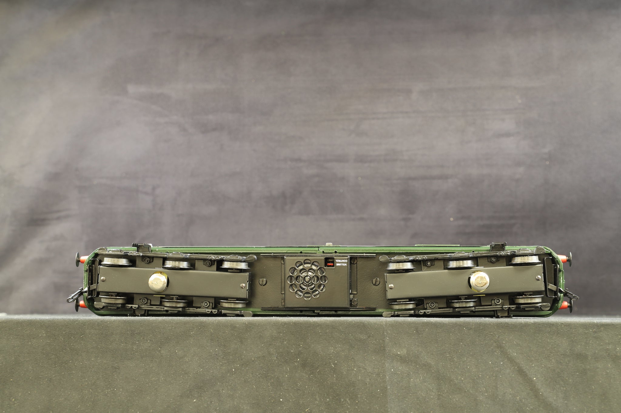 O clearance gauge locomotive