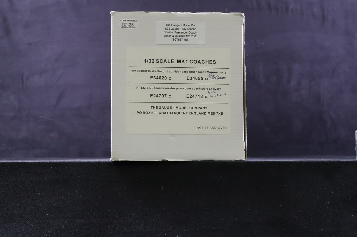 The Gauge 1 Model Co. 1:32 Gauge 1 SK Second Corridor Passenger Coach, Blood &amp; Custard &#39;M25200&#39;