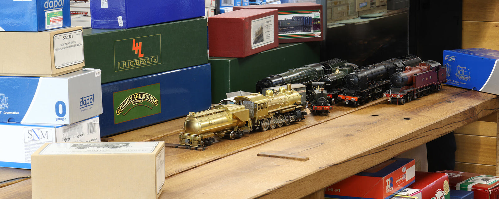 O Gauge model trains