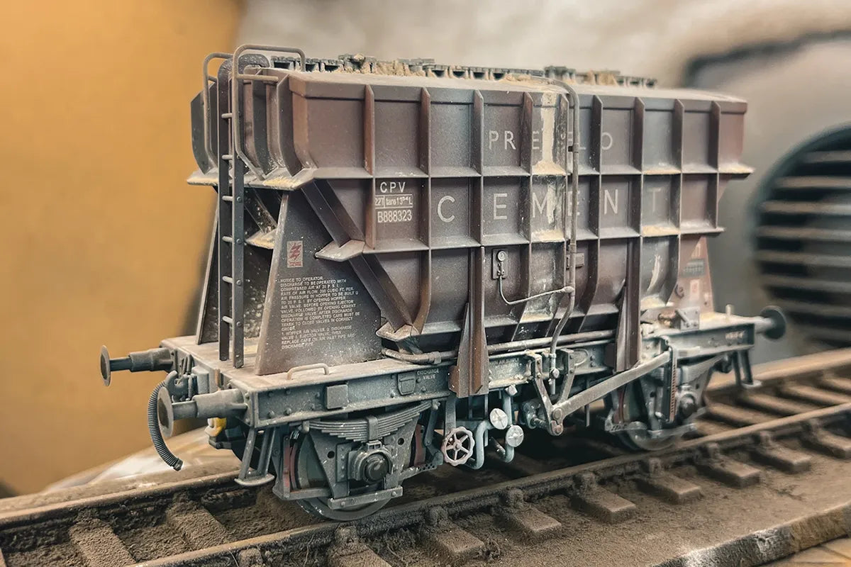 Weathering &amp; Customisation by Neil Armitage