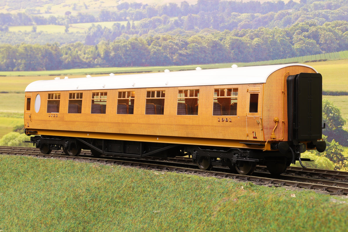 Darstaed D24-1-14A Finescale O Gauge LNER Thompson Mainline RFO/FO (Third Open) Coach, Teak &#39;1961&#39;