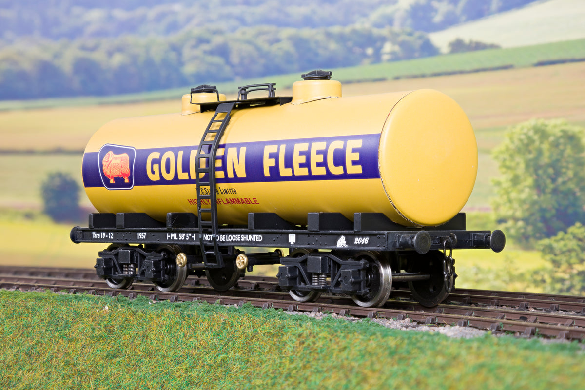 Darstaed D31-21 7mm Finescale O Gauge Bogie Tanker, Post-War &#39;Golden Fleece&#39;