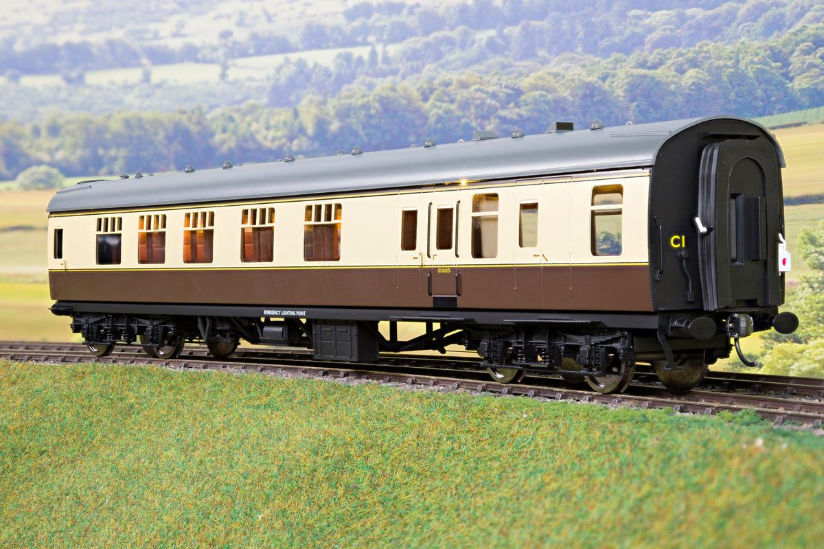 Darstaed D21-2-04 Finescale O Gauge BR Mk1 BCK (Brake Composite Corridor), Choc &amp; Cream