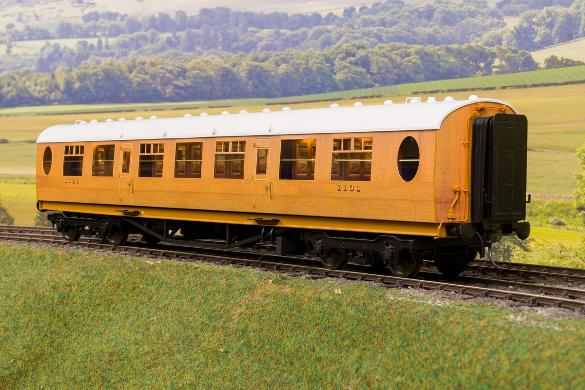 Darstaed D24-1-01C Finescale O Gauge LNER Thompson Mainline TK (Third Class) Coach, Teak &#39;E1101&#39;