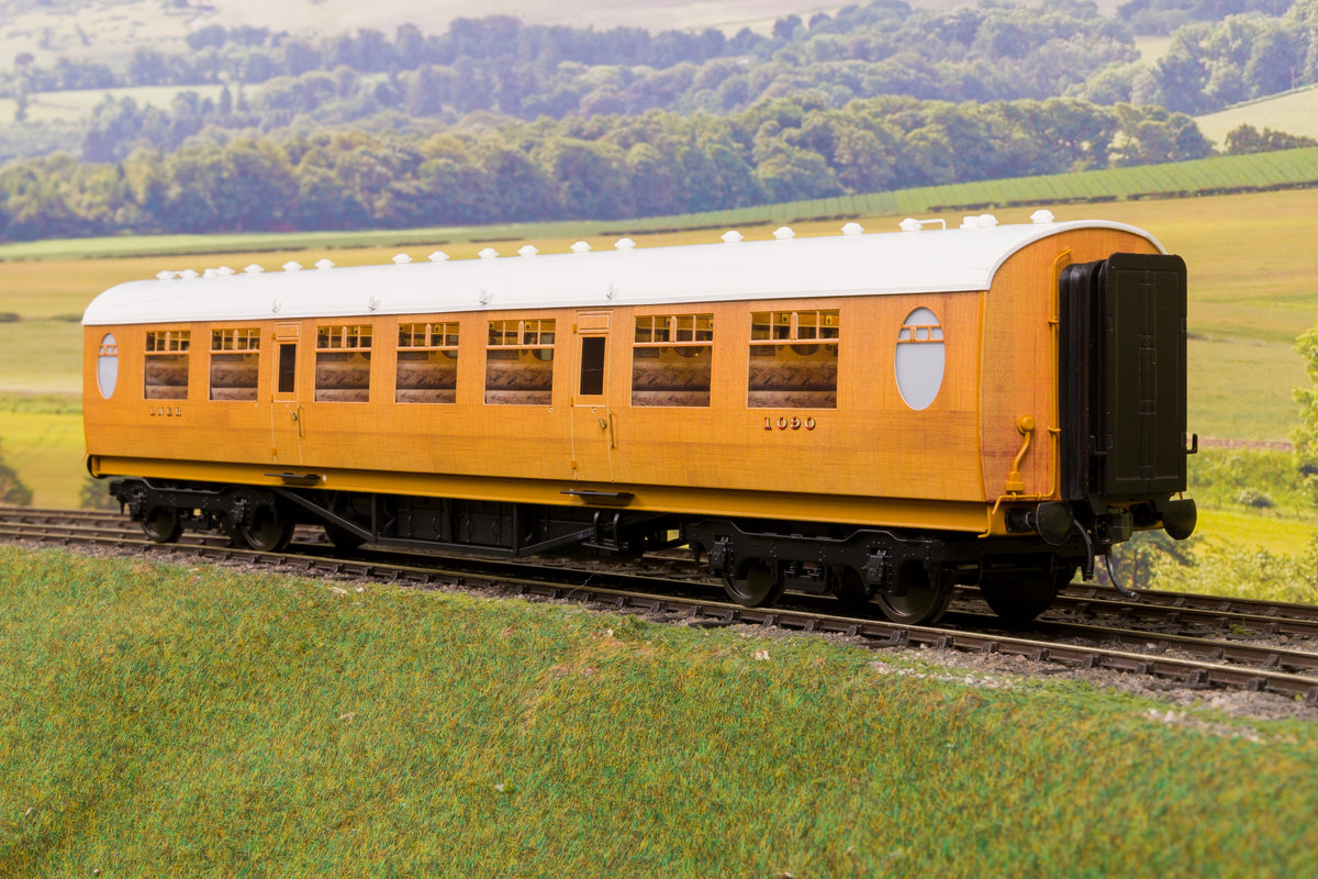 Darstaed D24-1-01B Finescale O Gauge LNER Thompson Mainline TK (Third Class) Coach, Teak &#39;E1090&#39;