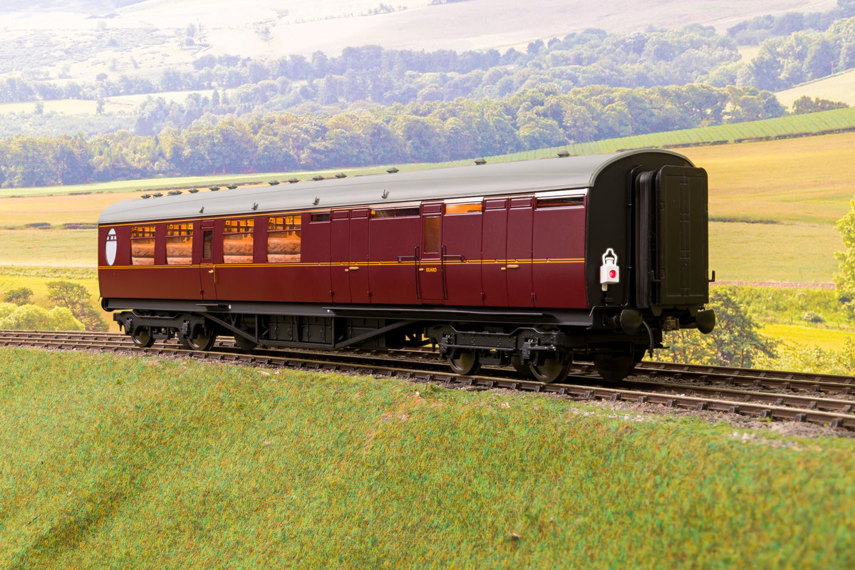 Darstaed D24-3-02U Finescale O Gauge LNER Thompson Mainline BTK (Brake Third Corridor) Coach, Lined Maroon Unnumbered