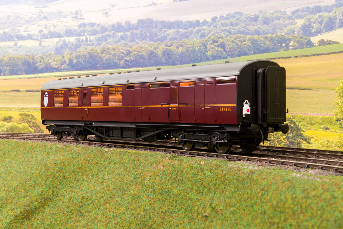 Darstaed D24-3-02A Finescale O Gauge LNER Thompson Mainline BTK (Brake Third Corridor) Coach, Lined Maroon &#39;E1921E&#39;