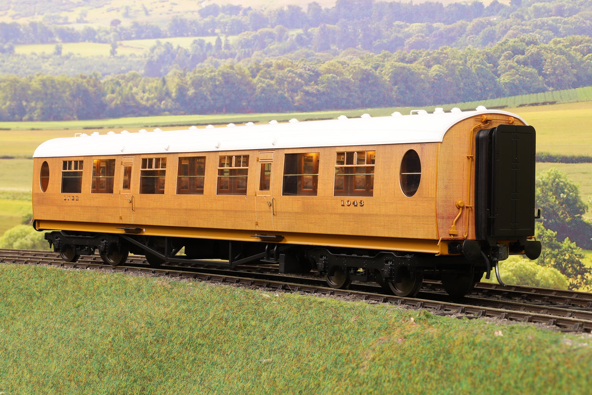 Darstaed D24-1-01A Finescale O Gauge LNER Thompson Mainline TK (Third Class) Coach, Teak &#39;1043&#39;