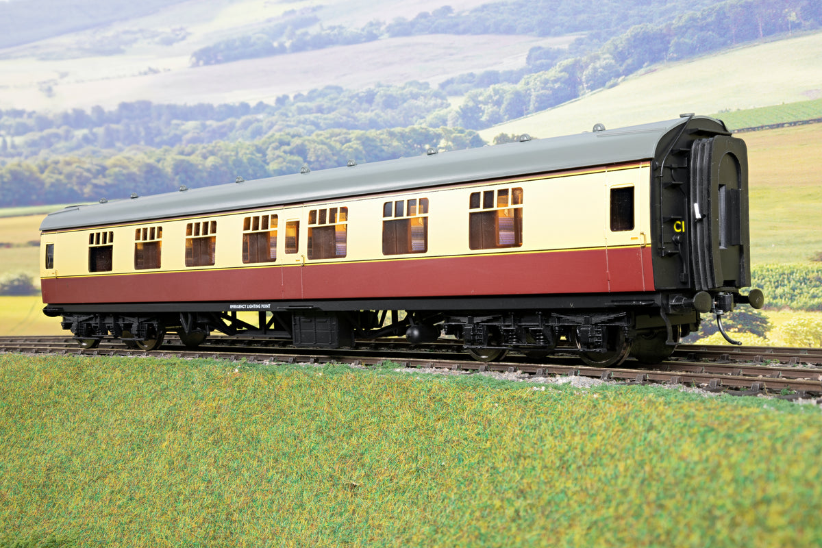 Darstaed D21-1-05 Finescale O Gauge BR Mk1 FK (First Class), Blood &amp; Custard