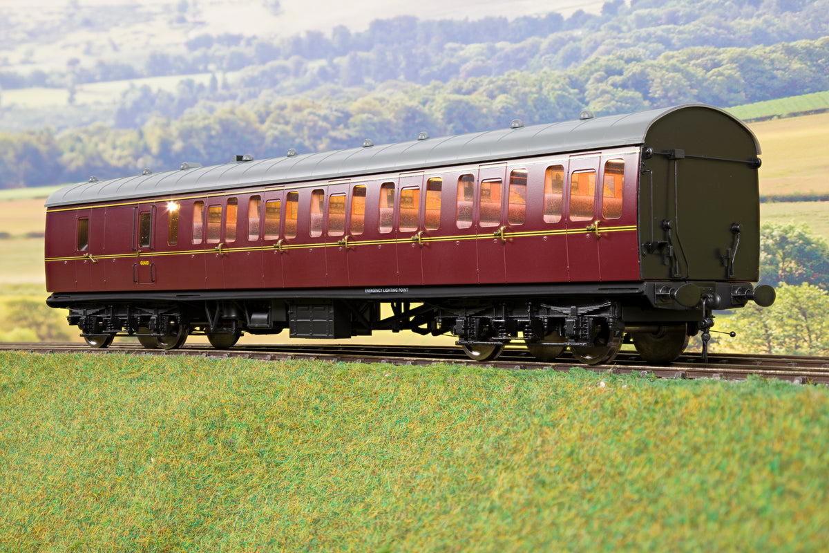 Darstaed D23-1-1 7mm Finescale O Gauge BR 57&#39; Mk1 Suburban Brake Second (BS) Coach, BR Lined Maroon