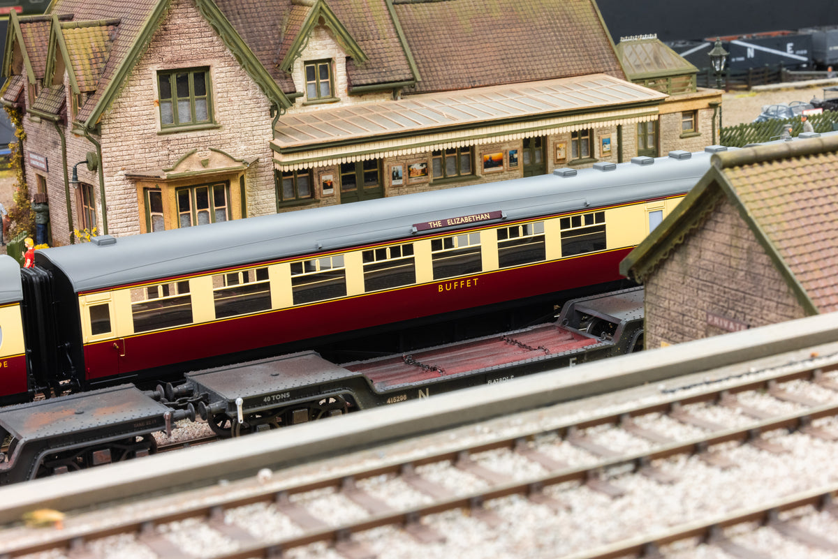 Darstaed D24-ELZ-1 Finescale O Gauge BR (Ex-LNER) Thompson &#39;The Elizabethan&#39; 11-Coach Set, Limited Edition