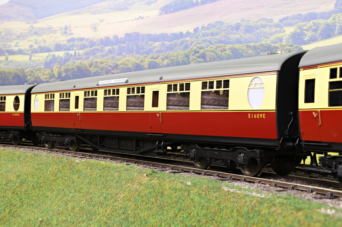Darstaed D24-ELZ-1 Finescale O Gauge BR (Ex-LNER) Thompson &#39;The Elizabethan&#39; 11-Coach Set, Limited Edition