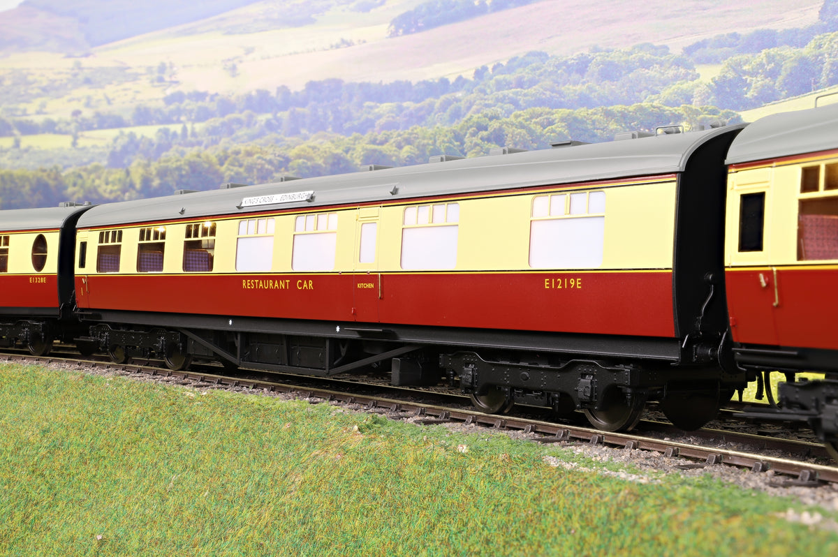 Darstaed D24-2-05RB Finescale O Gauge BR (Ex-LNER) Thompson Mainline RF (Restaurant First with Kitchen) Coach, Crimson &amp; Cream &#39;E1219E&#39; (From &#39;The Elizabethan&#39;)