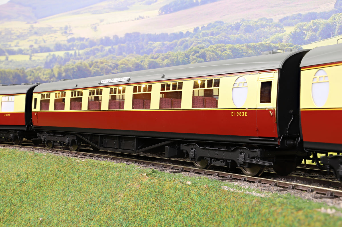 Darstaed D24-2-11A Finescale O Gauge BR (Ex-LNER) Thompson Mainline TO/RTO (Third Open/Restaurant Third Open) Coach, Crimson &amp; Cream &#39;E1983E&#39; (From &#39;The Elizabethan&#39;)