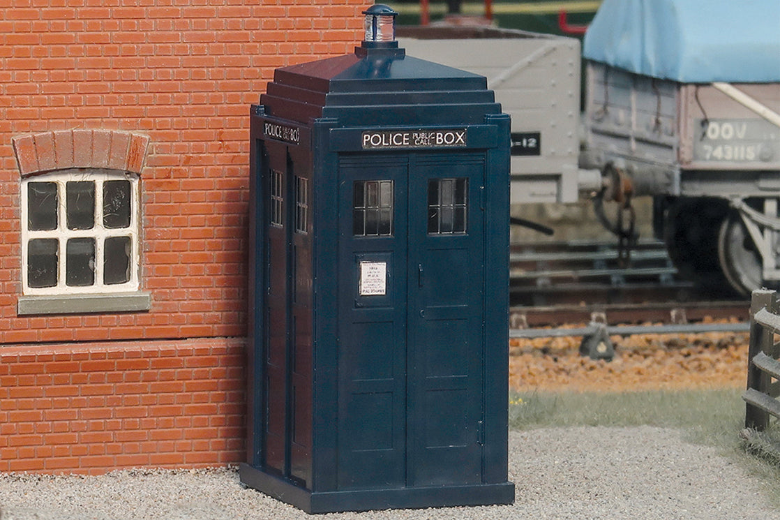 Peco O Gauge Lineside LK-765 Police Call Box, Kit