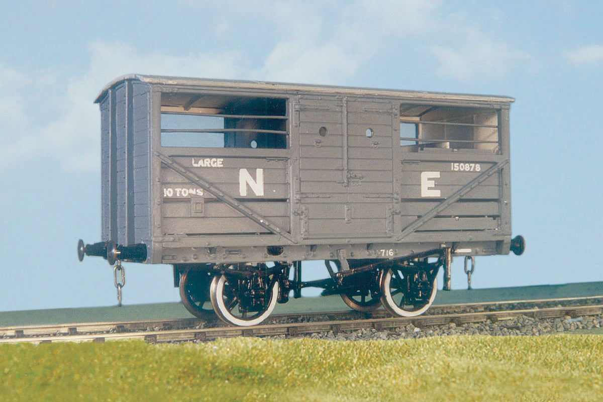 Parkside Dundas O Gauge PS05 LNER Standard Cattle Truck Wagon Kit w/Wheels