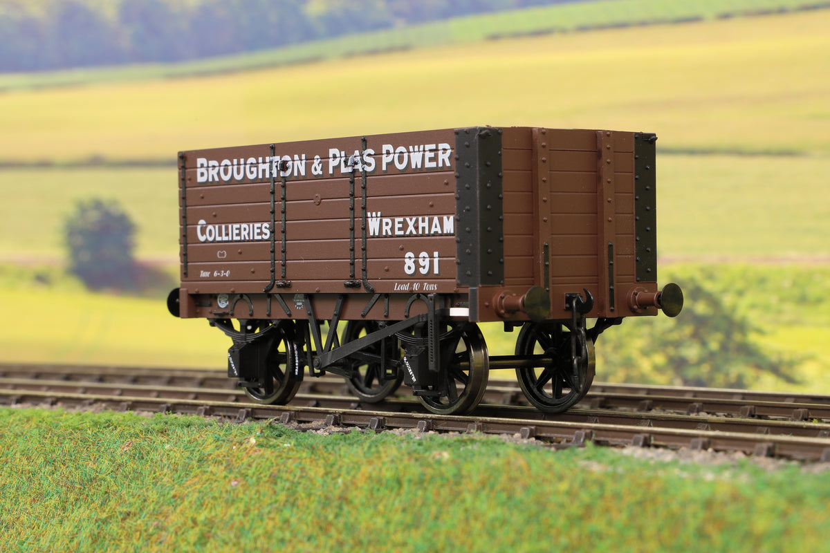 Dapol 7F-073-006 O Gauge 7 Plank 9&#39; W/B Three Door Broughton &amp; Plas Power 891