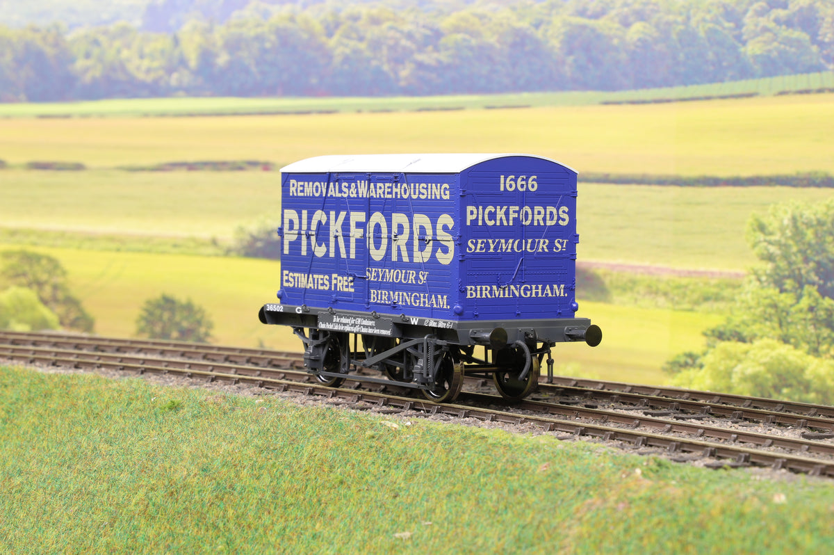 7F-037-010 O Gauge GWR Conflat &#39;36502&#39; with Pickfords Container