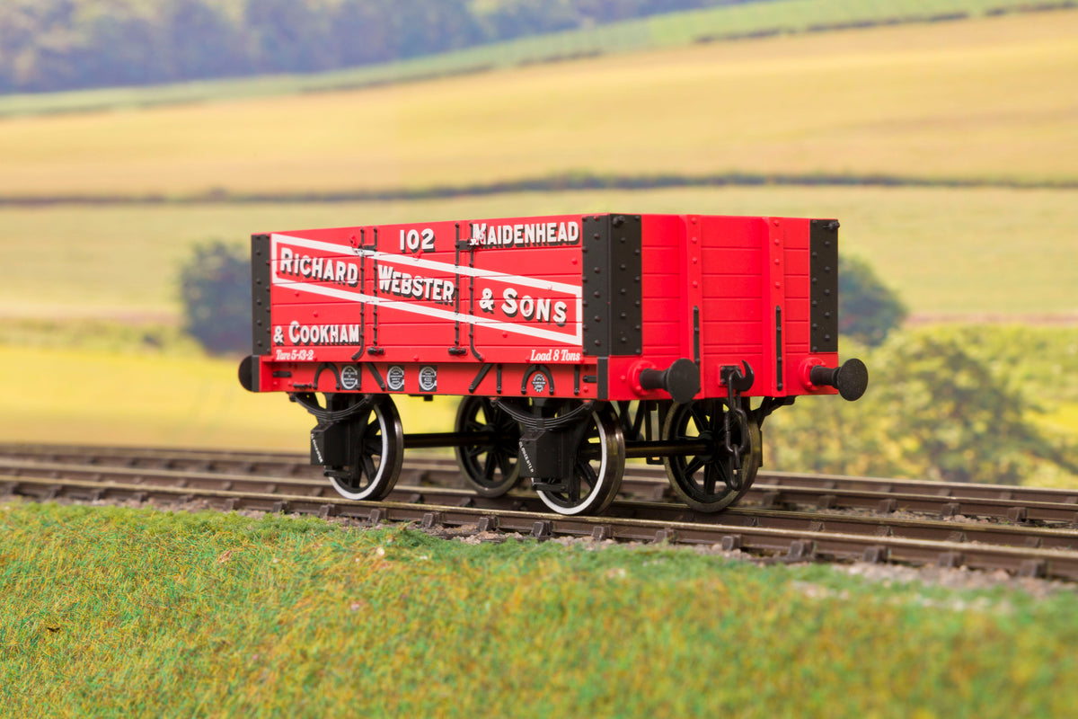 Dapol 7F-052-002 O Gauge 5 Plank Wagon 9&#39; W/B Richard Webster &amp; Sons 102