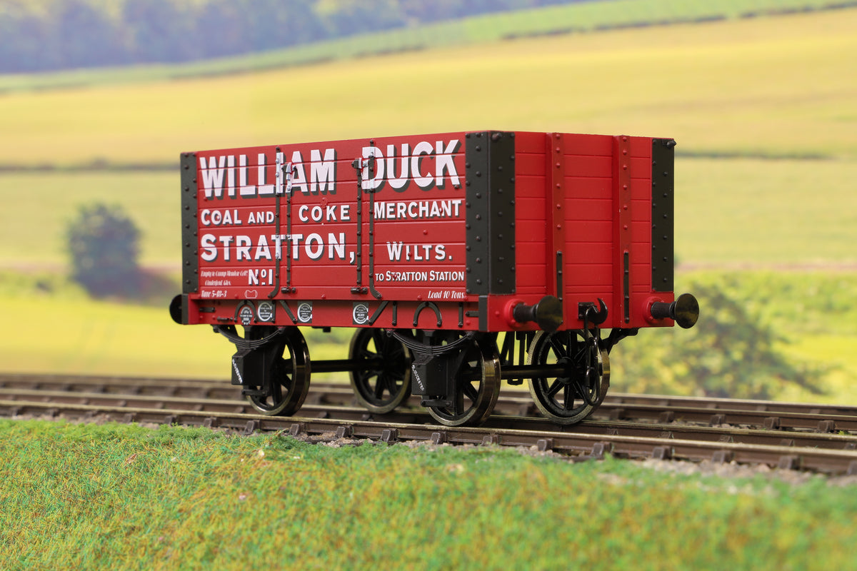 Dapol 7F-072-004 O Gauge 7 Plank 9&#39; W/B 2 Door William Duck 1