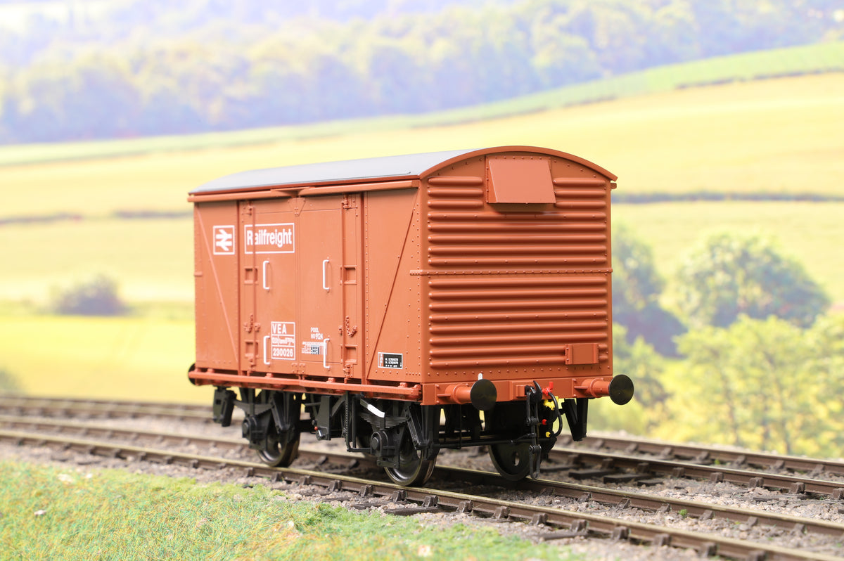 Dapol 7F-049-001 O Gauge VEA 12t Vanwide Freight Brown &#39;230026&#39;