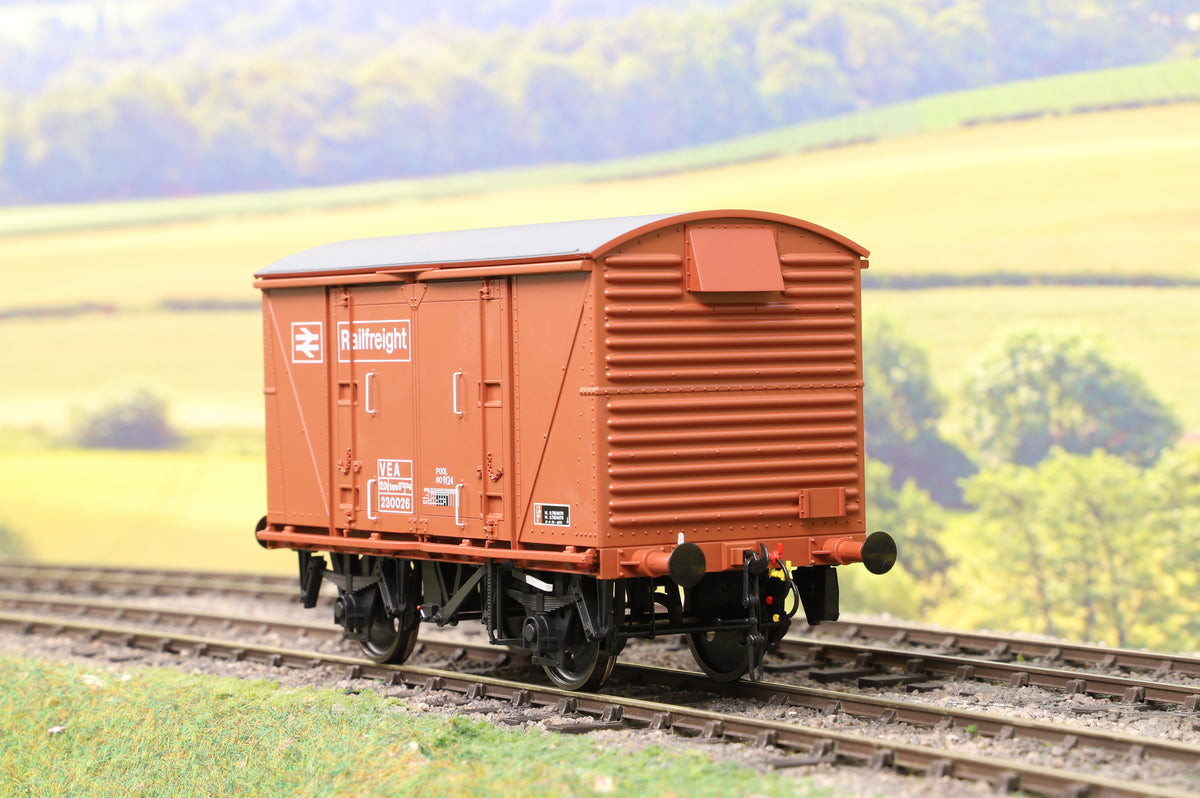 Dapol 7F-049-001 O Gauge VEA 12t Vanwide Freight Brown &#39;230026&#39;