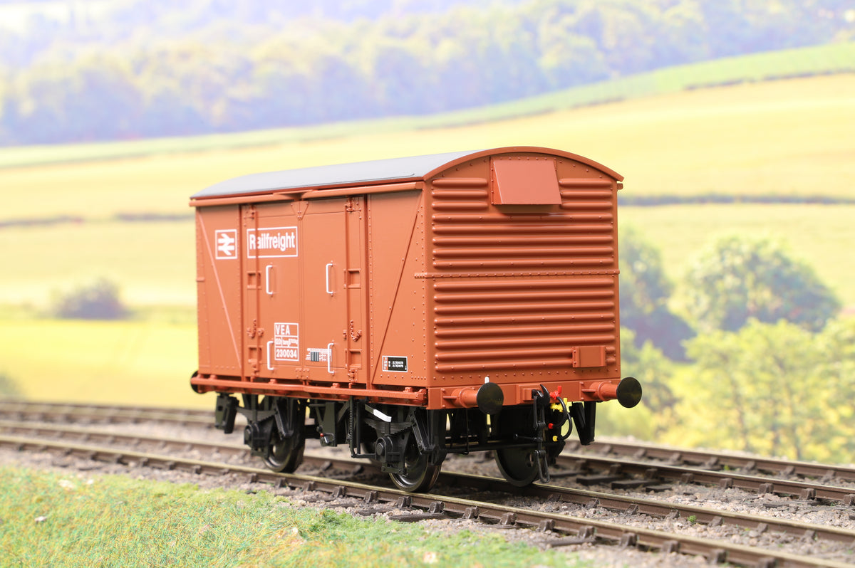 Dapol 7F-049-002 O Gauge VEA 12t Vanwide Freight Brown &#39;230034&#39;