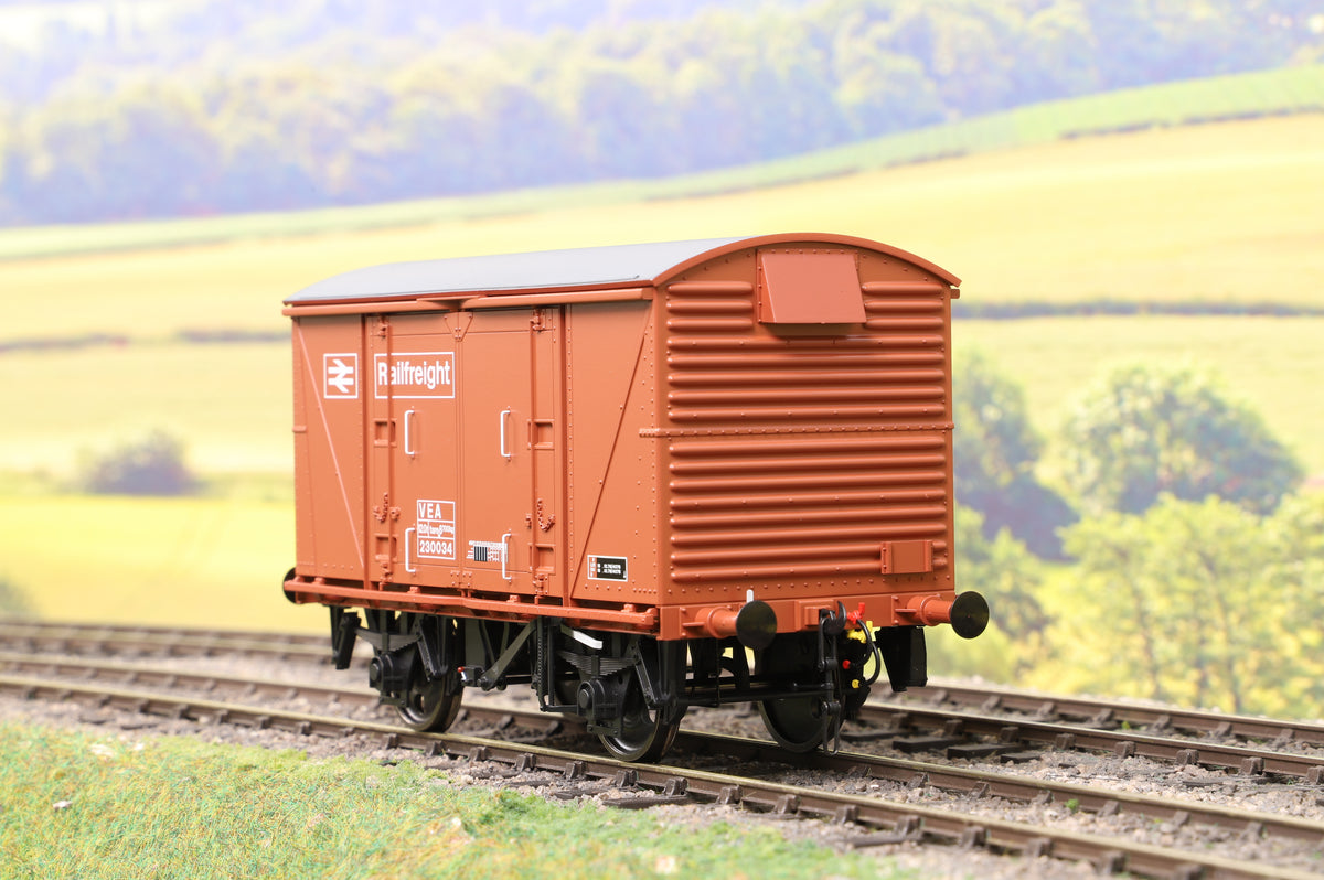 Dapol 7F-049-002 O Gauge VEA 12t Vanwide Freight Brown &#39;230034&#39;