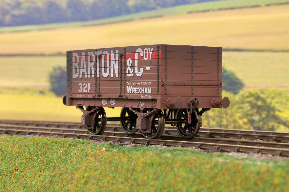 Dapol 7F-073-004W O Gauge 7 Plank 9&#39; W/B Three Door Barton &amp; Coy 321 Weathered