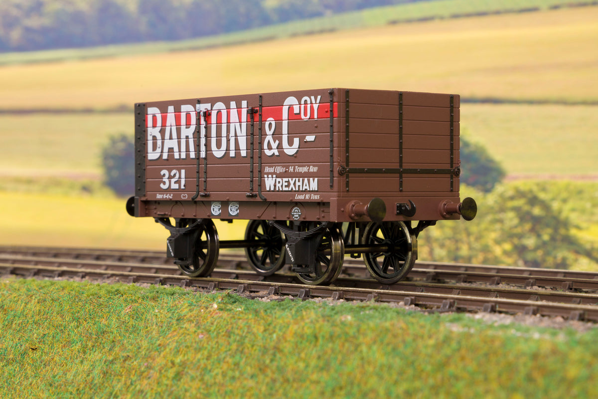 Dapol 7F-073-004 O Gauge 7 Plank 9&#39; W/B Three Door Barton &amp; Coy 321