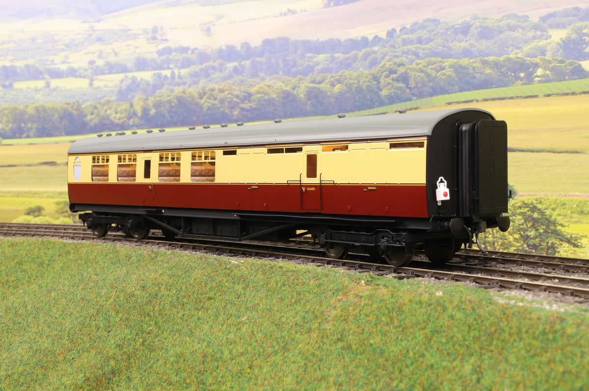 Darstaed D24-2-02RU Finescale O Gauge LNER/BR Thompson Mainline BTK (Brake Third) Coach, Crimson &amp; Cream &#39;Un-numbered&#39;