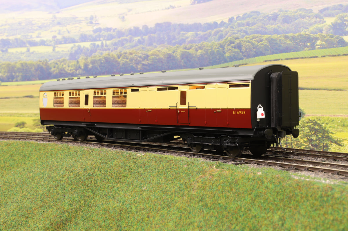 Darstaed D24-2-02RA Finescale O Gauge LNER/BR Thompson Mainline BTK (Brake Third) Coach, Crimson &amp; Cream &#39;E1695E&#39;