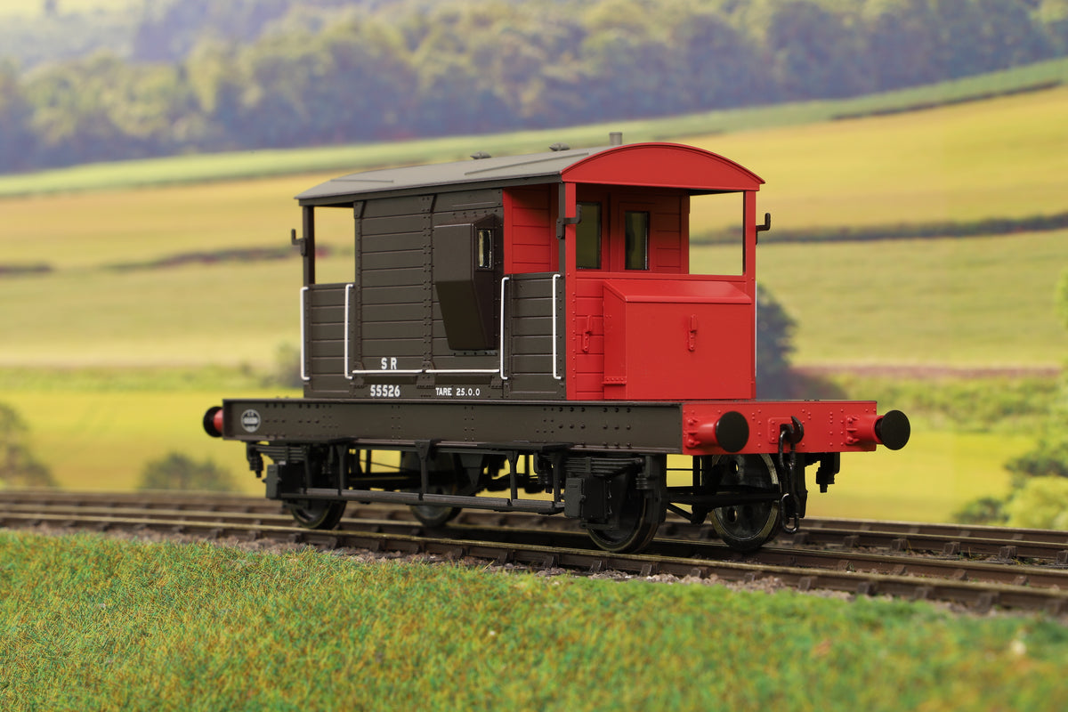 Dapol 7F-100-006 O Gauge Brake Van SR Brown/Red Small Letters Even Plank 55526